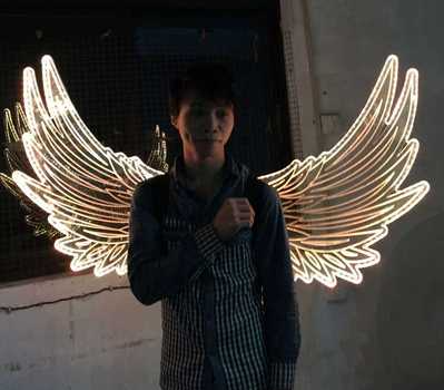 LED 翅膀 (LED Wings)